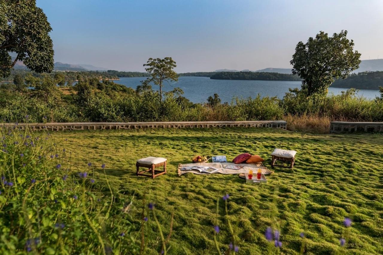Saffronstays Anantham, Kamshet - Pet-Friendly Lakefront Villa With A Huge Verandah Nethersole Dam 外观 照片