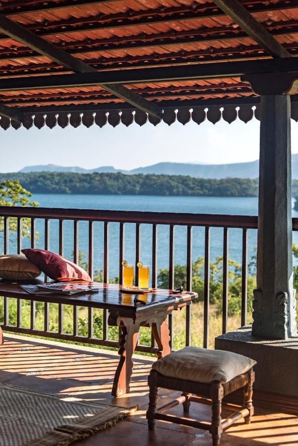 Saffronstays Anantham, Kamshet - Pet-Friendly Lakefront Villa With A Huge Verandah Nethersole Dam 外观 照片